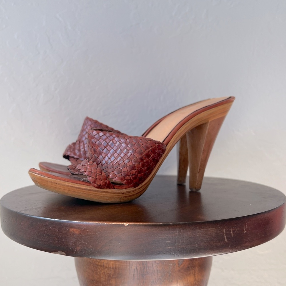 The coolest vintage Nine West platform high heels, narrow size 6